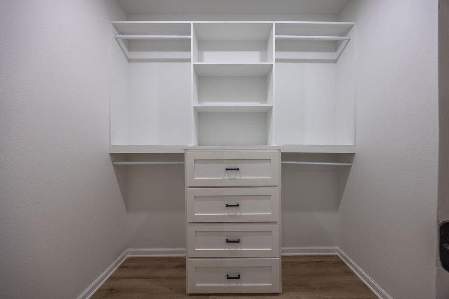 Spacious, unfurnished interior of a new home in , Woodway (Image 14).