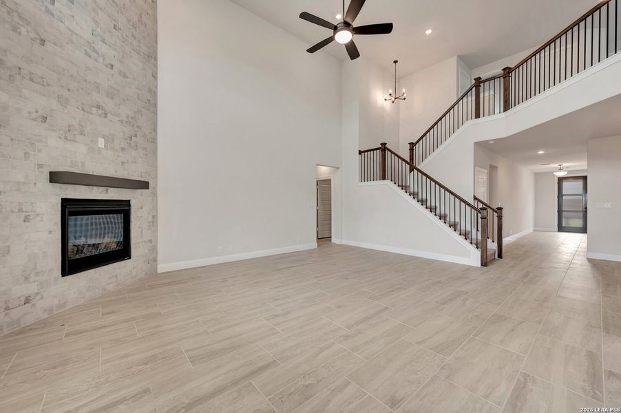 Spacious, unfurnished interior of a new home in Davis Ranch 60', San Antonio (Image 43). Spacious, unfurnished interior of a new home in Davis Ranch 60', San Antonio (Image 43).