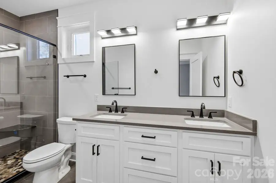 Primary Ensuite with Dual Vanity Primary Ensuite with Dual Vanity