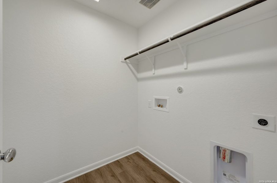 Spacious, unfurnished interior of a new home in Meadows at Clear Springs, New Braunfels (Image 49). Spacious, unfurnished interior of a new home in Meadows at Clear Springs, New Braunfels (Image 49).