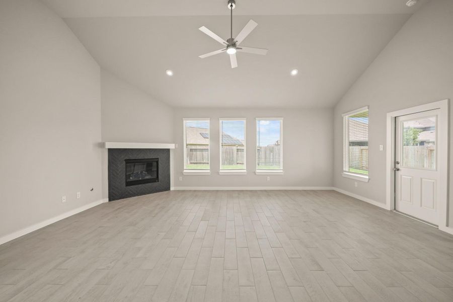 Spacious, unfurnished interior of a new home in Beacon Hill, Waller (Image 20). Spacious, unfurnished interior of a new home in Beacon Hill, Waller (Image 20).