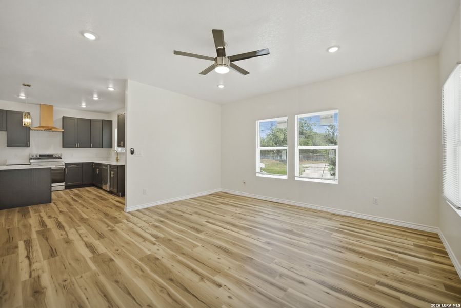 Spacious, unfurnished interior of a new home in , San Antonio (Image 16).