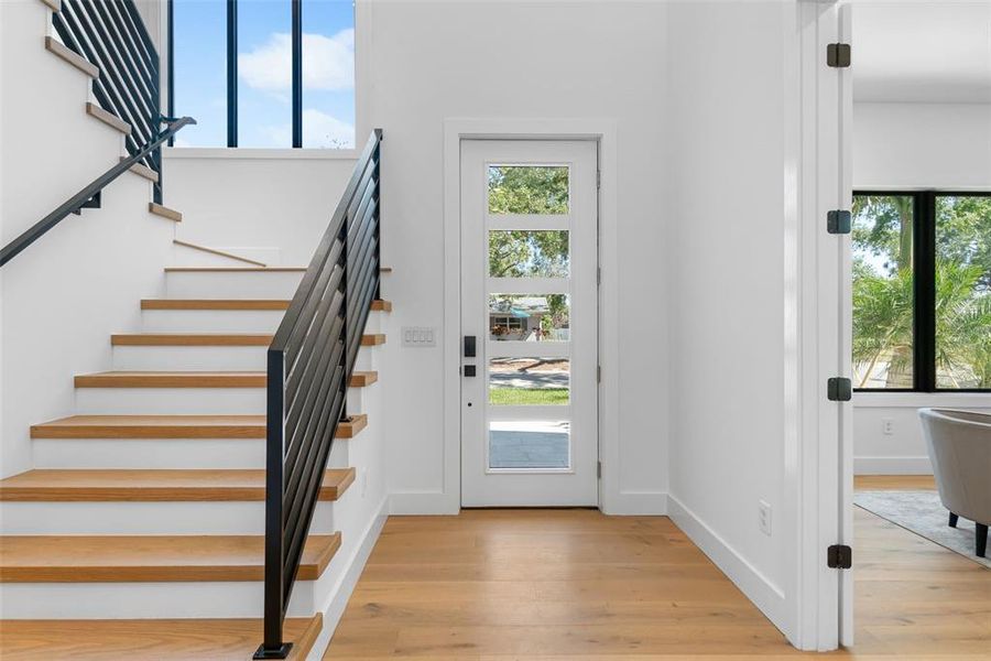 Spacious, unfurnished interior of a new home in , Sarasota (Image 59).