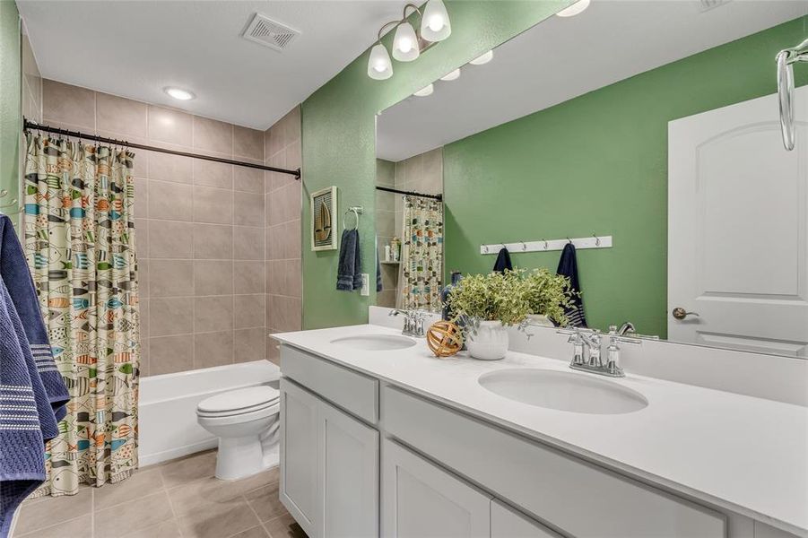 Furnished interior view inside a new home in , Fort Worth (Image 15). Furnished interior view inside a new home in , Fort Worth (Image 15).