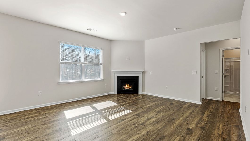 Spacious, unfurnished interior of a new home in Spring Ridge, Anderson (Image 27).