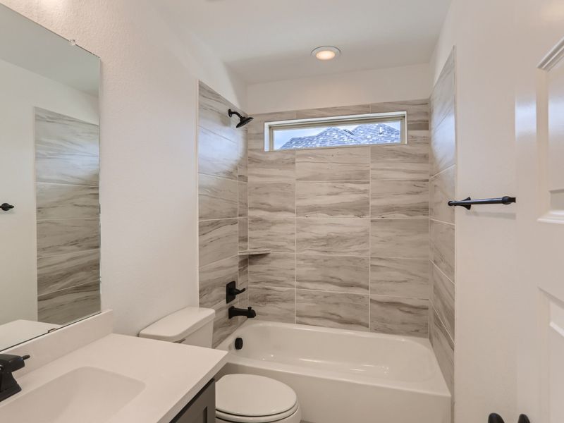 Plan 1710 Secondary Bathroom Representative Image