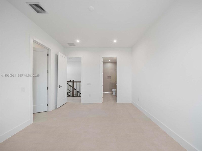 Spacious, unfurnished interior of a new home in , Hollywood (Image 71).