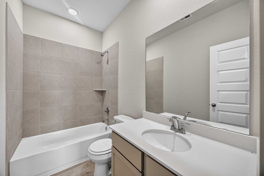 16836 Needlepoint Dr - Hawthorne - Secondary Bathroom