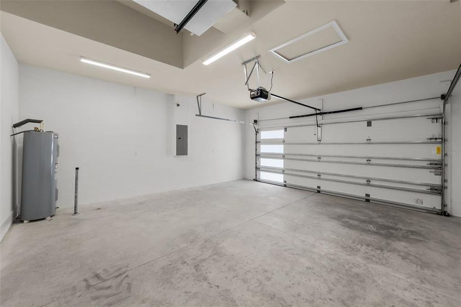 Spacious, unfurnished interior of a new home in , Tarpon Springs (Image 32). Spacious, unfurnished interior of a new home in , Tarpon Springs (Image 32).