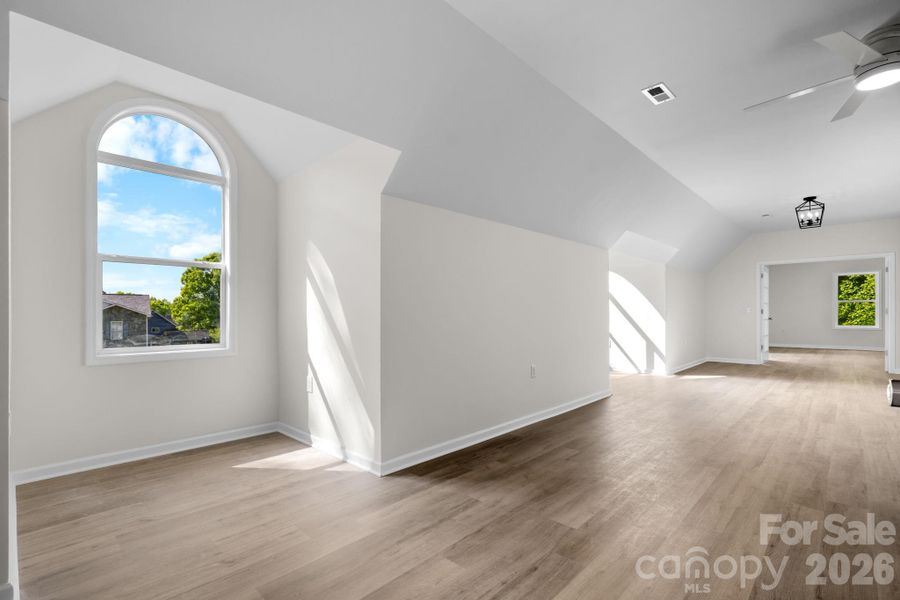 Spacious, unfurnished interior of a new home in , Granite Falls (Image 33).