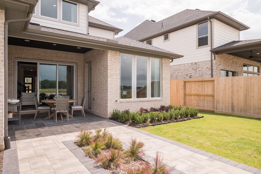 Representative exterior details of a home built from the Verdin by Tri Pointe Homes in Pecan Ridge, Fulshear (Image 4).