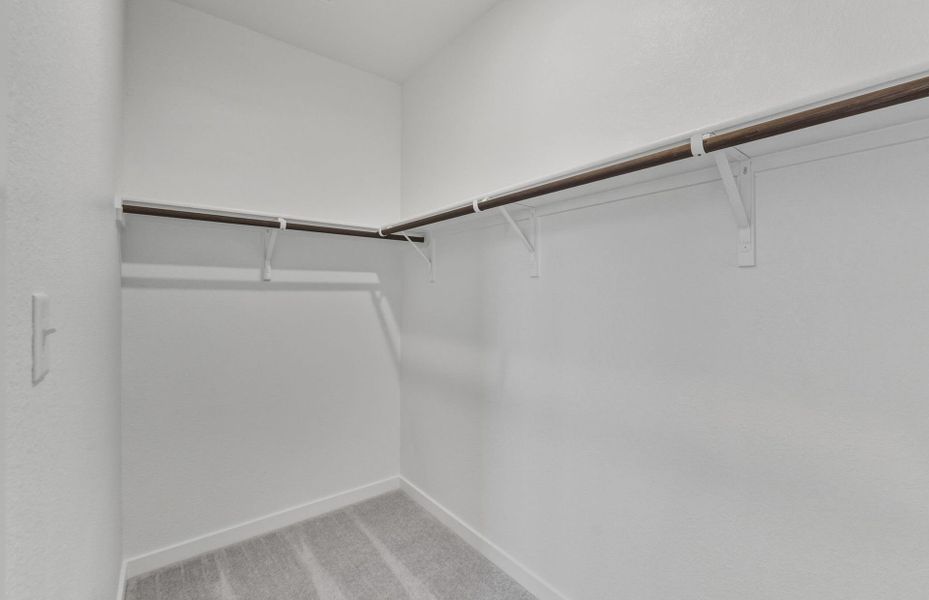 Spacious, unfurnished interior of a new home in Larson Crossing, Elgin (Image 40).