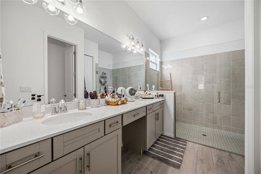 Furnished interior view inside a new home in , Venice (Image 16).