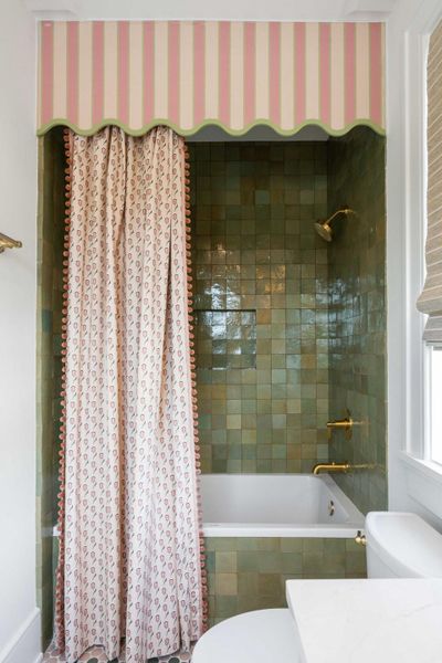 Furnished interior view inside a new home in , Charleston (Image 69).