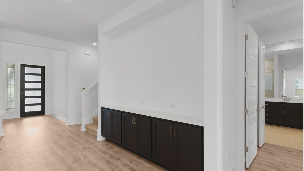 Spacious, unfurnished interior of a new home in Santa Rita Ranch, Liberty Hill (Image 13).