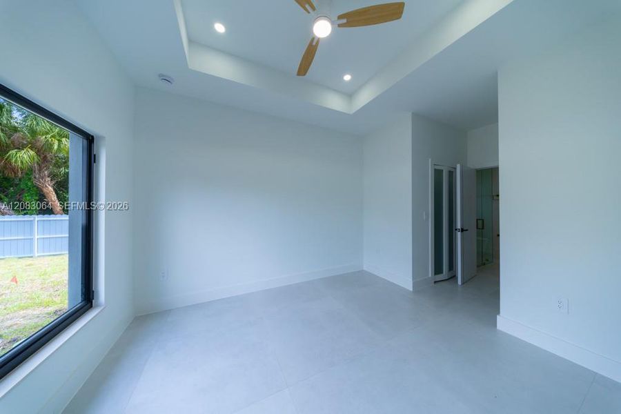 Spacious, unfurnished interior of a new home in , Alva (Image 12).