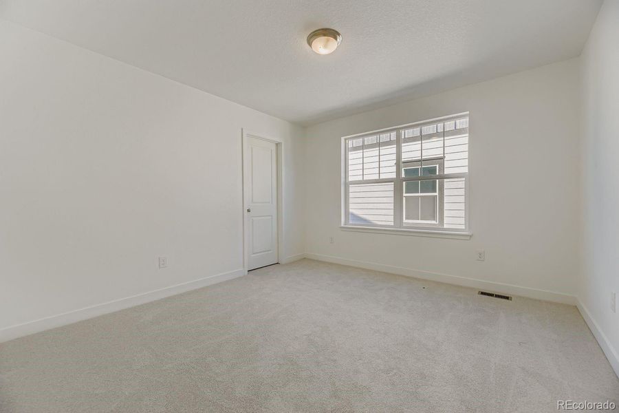 Spacious, unfurnished interior of a new home in Vermilion Creek: The Pioneer Collection, Centennial (Image 10).
