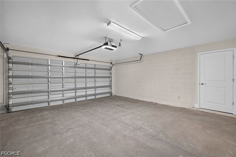 Spacious, unfurnished interior of a new home in Cape Coral, Cape Coral (Image 34). Spacious, unfurnished interior of a new home in Cape Coral, Cape Coral (Image 34).