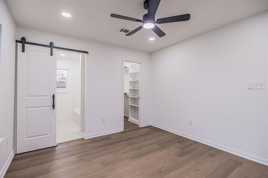 Spacious, unfurnished interior of a new home in , Hillsboro (Image 17).