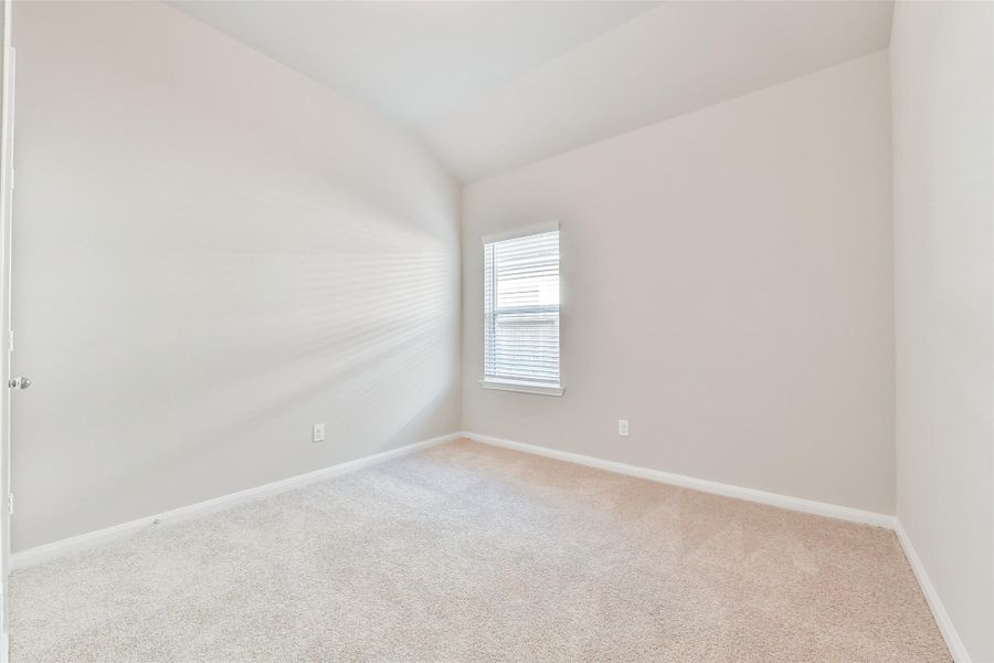 Spacious, unfurnished interior of a new home in King Oaks Village, Baytown (Image 26).