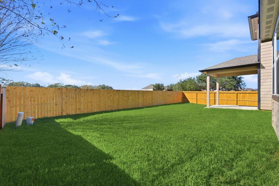 Exterior details and patio area of a home in , Fresno (Image 28).