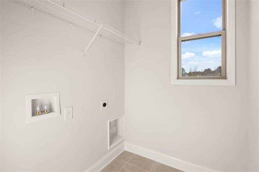 Spacious, unfurnished interior of a new home in Soleil Summit Chase, Snellville (Image 25).