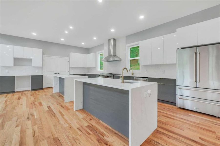 Furnished interior view inside a new home in , Atlanta (Image 38).
