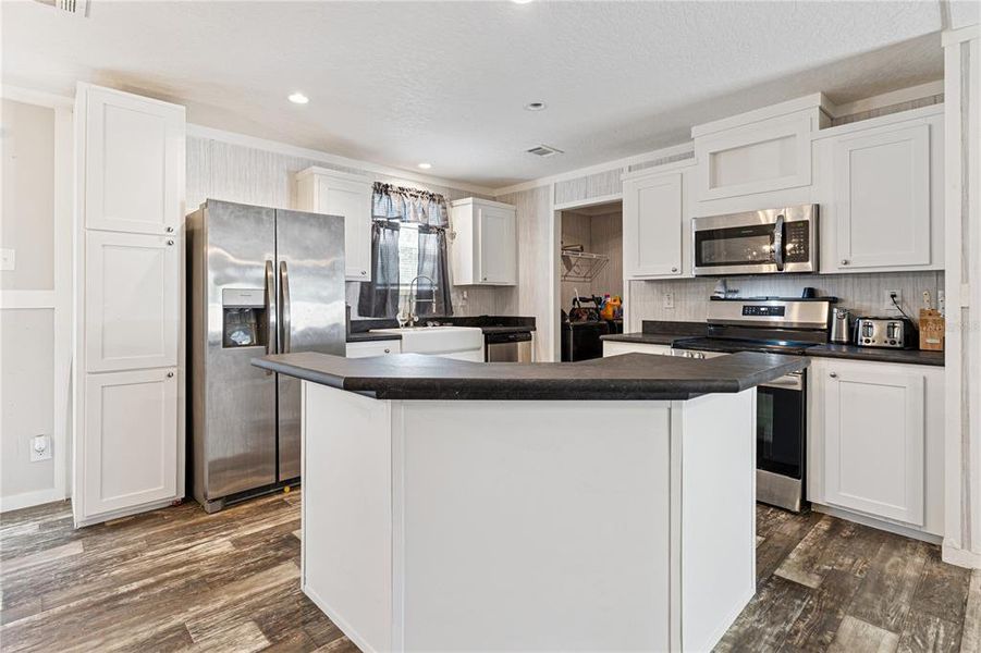 Furnished interior view inside a new home in , Lake Wales (Image 4).