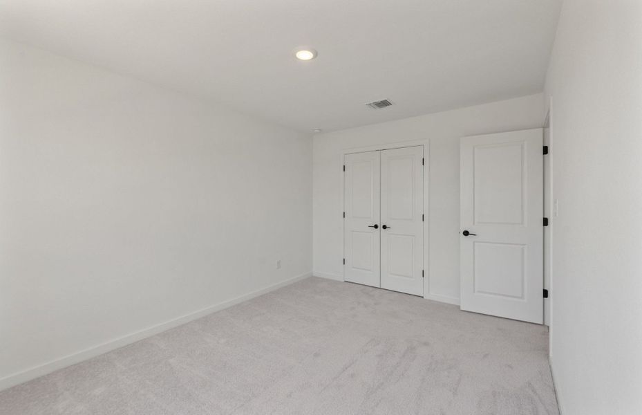 Spacious, unfurnished interior of a new home in Wolf Ranch, Georgetown (Image 29).