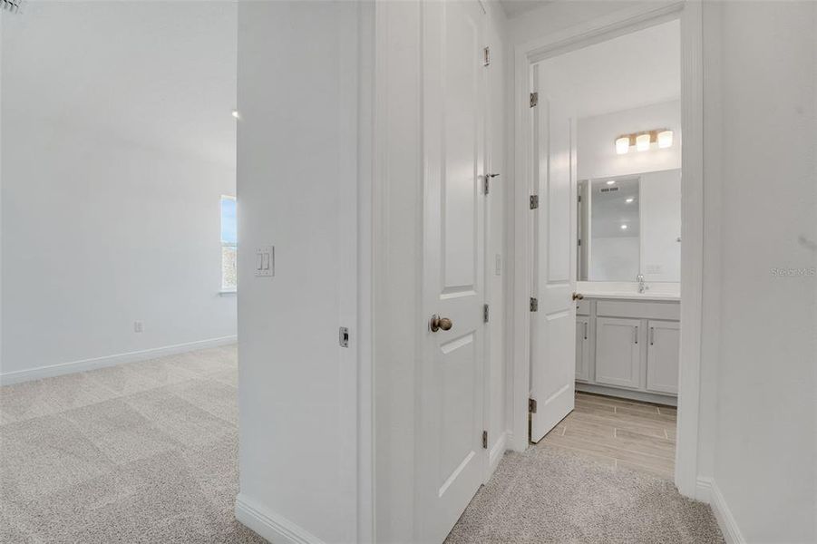 Spacious, unfurnished interior of a new home in Avalon Woods, Winter Garden (Image 49).