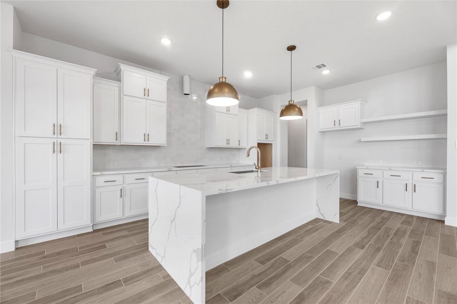 Representative image. Features, selections and colors may vary.