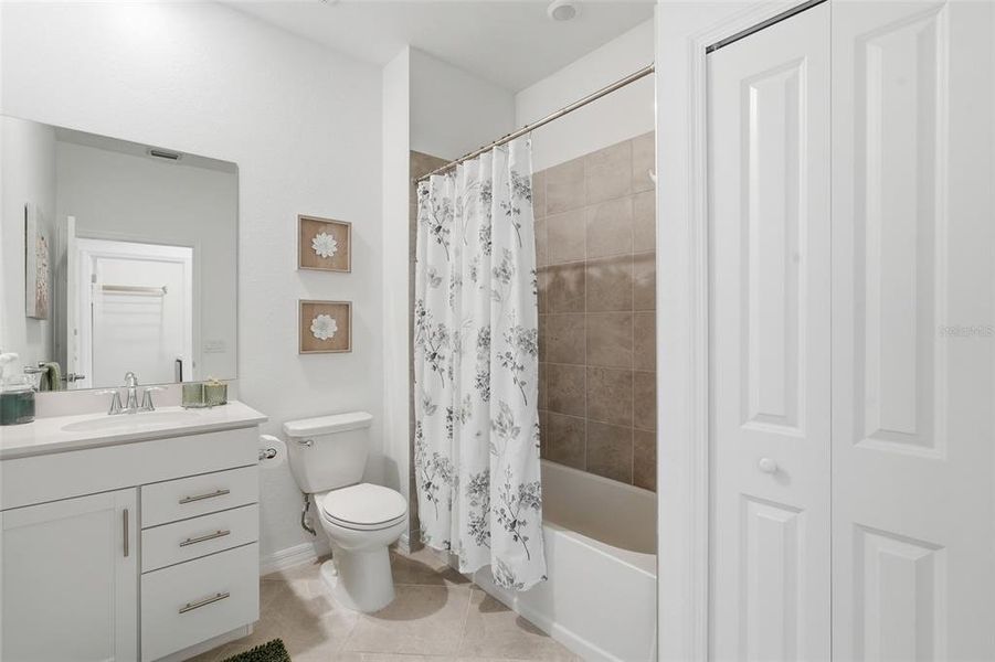 Furnished interior view inside a new home in , Punta Gorda (Image 25). Furnished interior view inside a new home in , Punta Gorda (Image 25).