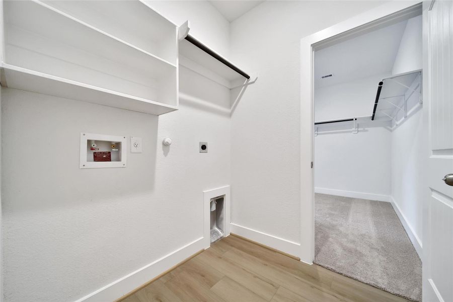 Spacious, unfurnished interior of a new home in Roman Forest, New Caney (Image 29).