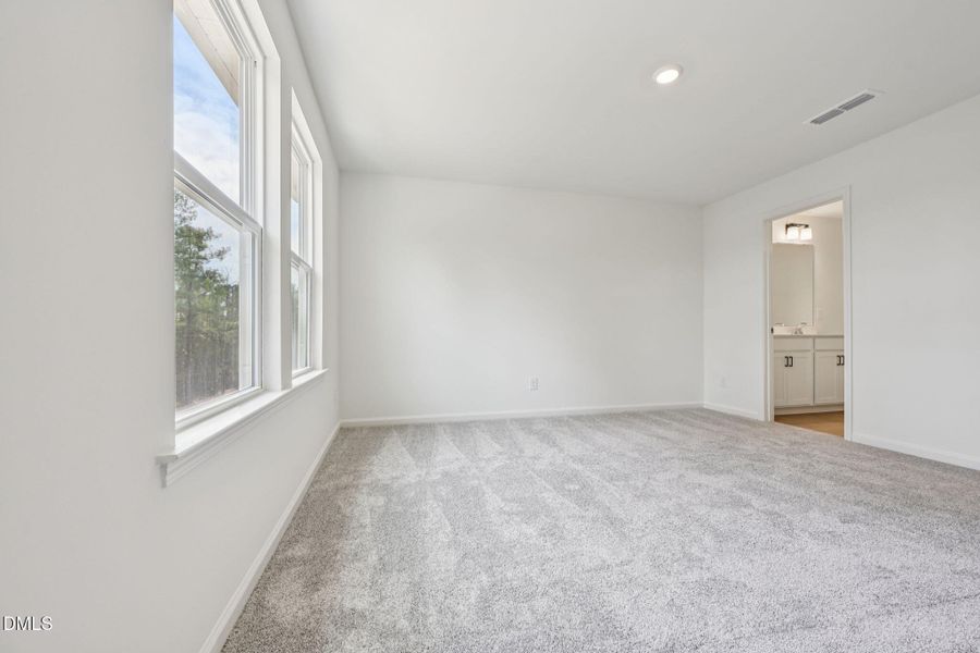 25-web-or-mls-210 Parker Lane-S0503-025