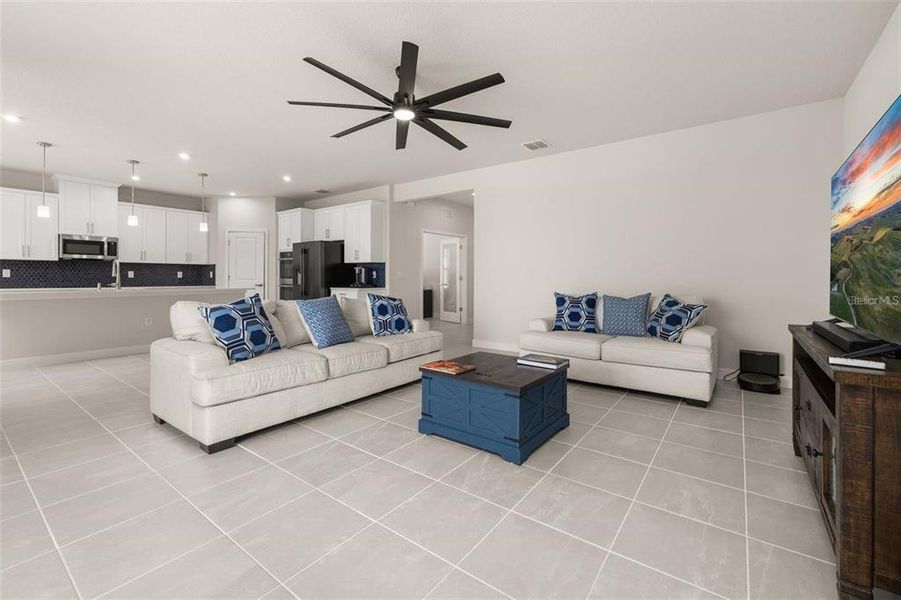 Furnished interior view inside a new home in , Clermont (Image 4).