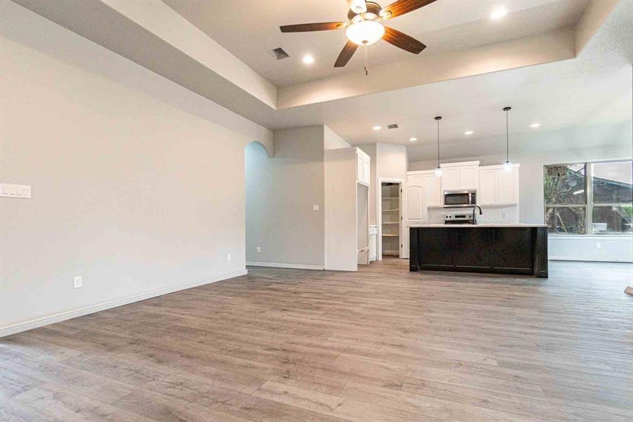 Spacious, unfurnished interior of a new home in , Granbury (Image 23).