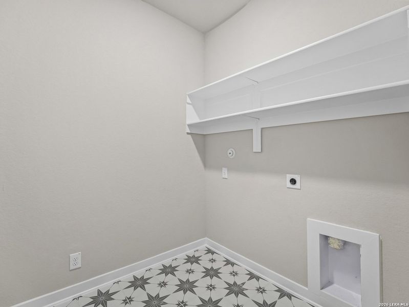 Spacious, unfurnished interior of a new home in Saddle Creek Ranch, Cibolo (Image 27).