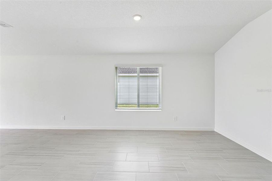 Spacious, unfurnished interior of a new home in , Palm Coast (Image 12).