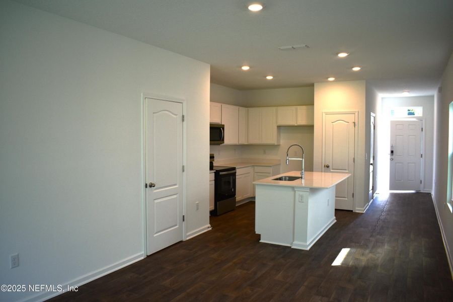 Furnished interior view inside a new home in Irongate Villas, Jacksonville (Image 5).
