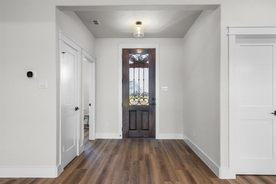 Spacious, unfurnished interior of a new home in Green Prairie Estates, Dish (Image 28). Spacious, unfurnished interior of a new home in Green Prairie Estates, Dish (Image 28).