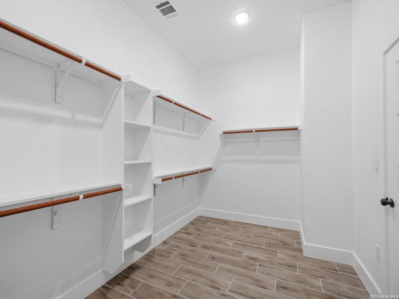 Spacious, unfurnished interior of a new home in , Lytle (Image 31).