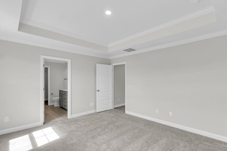 Spacious, unfurnished interior of a new home in , Summerville (Image 31).