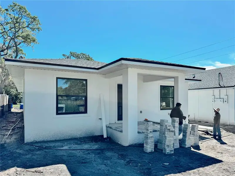 Exterior details and patio area of a home in , St. Petersburg (Image 3).
