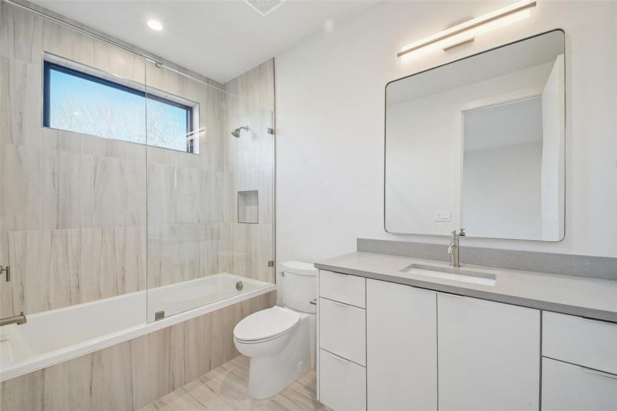 Furnished interior view inside a new home in , Dallas (Image 27). Furnished interior view inside a new home in , Dallas (Image 27).