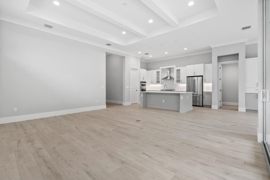 Spacious, unfurnished interior of a new home in , Vero Beach (Image 27).