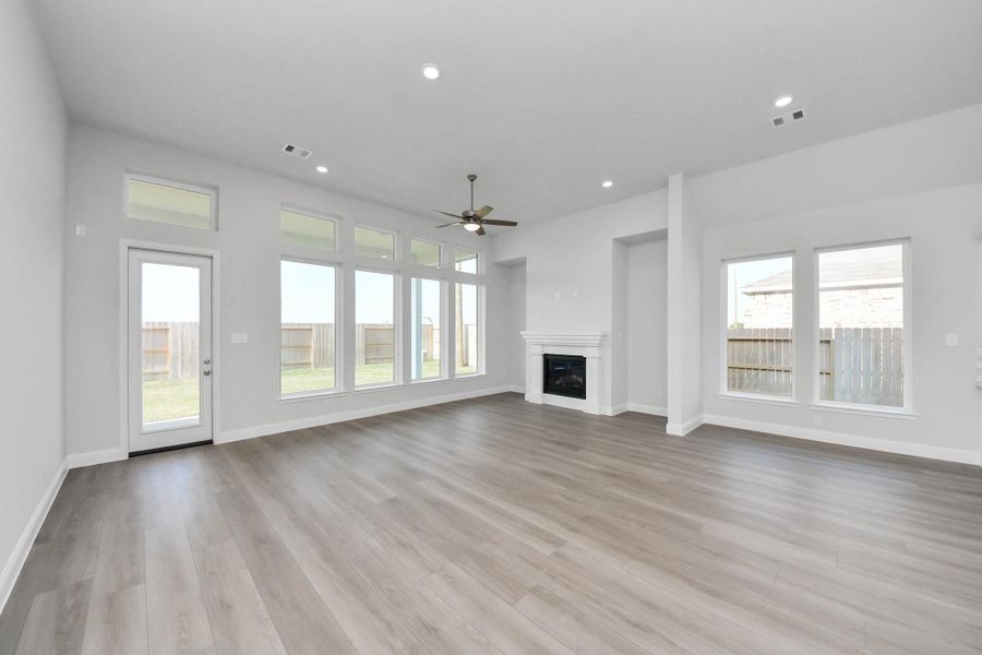 Spacious, unfurnished interior of a new home in Arabella on the Prairie: Heritage Collection, Richmond (Image 19). Spacious, unfurnished interior of a new home in Arabella on the Prairie: Heritage Collection, Richmond (Image 19).