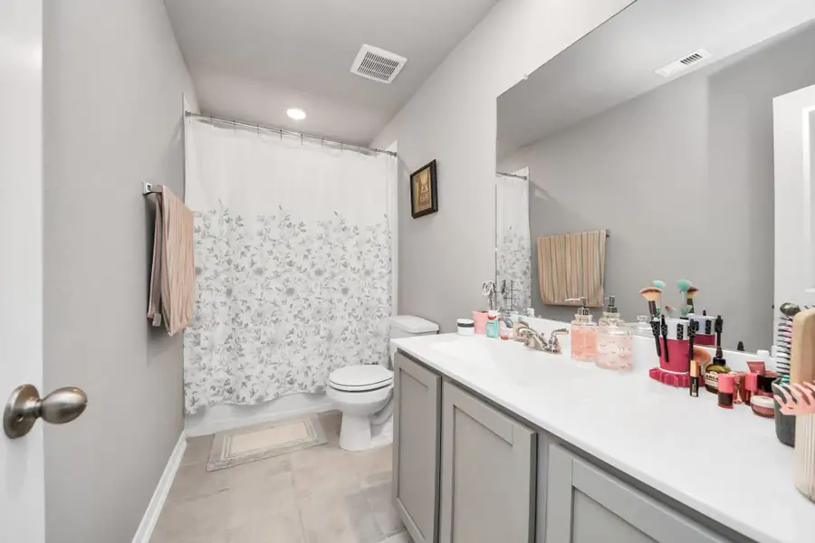 Furnished interior view inside a new home in Sierra Vista, Rosharon (Image 2).
