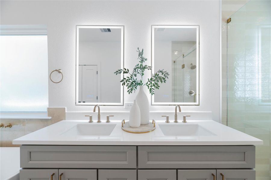 Close-up of interior finishes inside a home in , Houston (Image 20). Close-up of interior finishes inside a home in , Houston (Image 20).