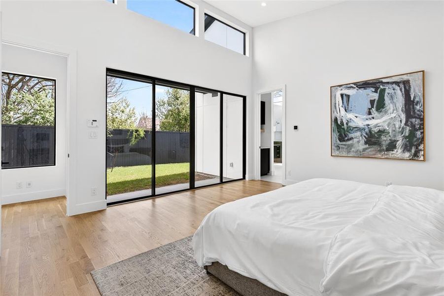 Furnished interior view inside a new home in , Dallas (Image 25).