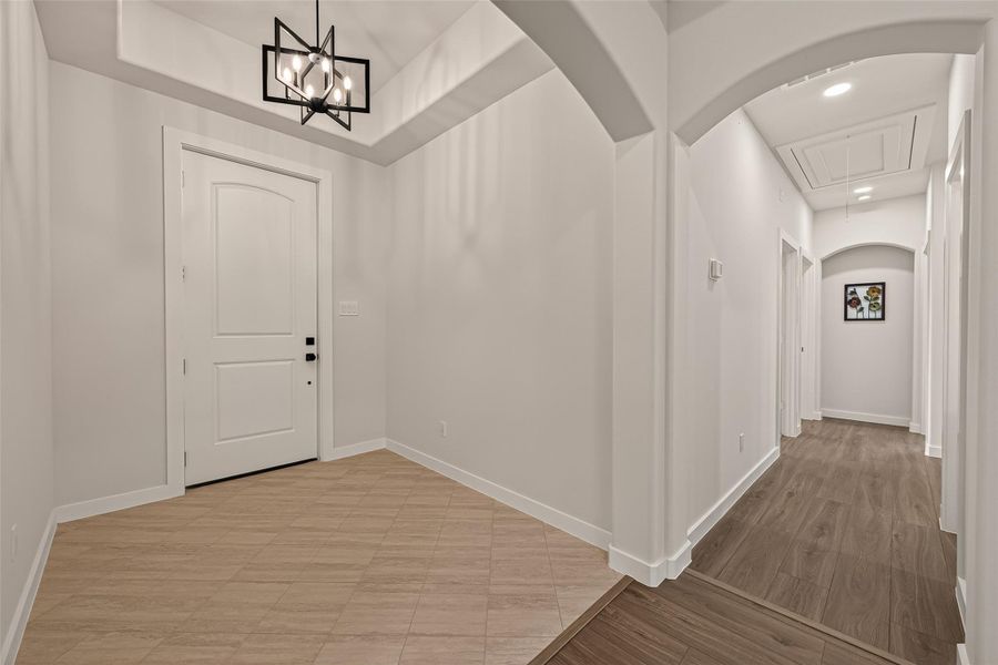 Spacious, unfurnished interior of a new home in , Deer Park (Image 14).